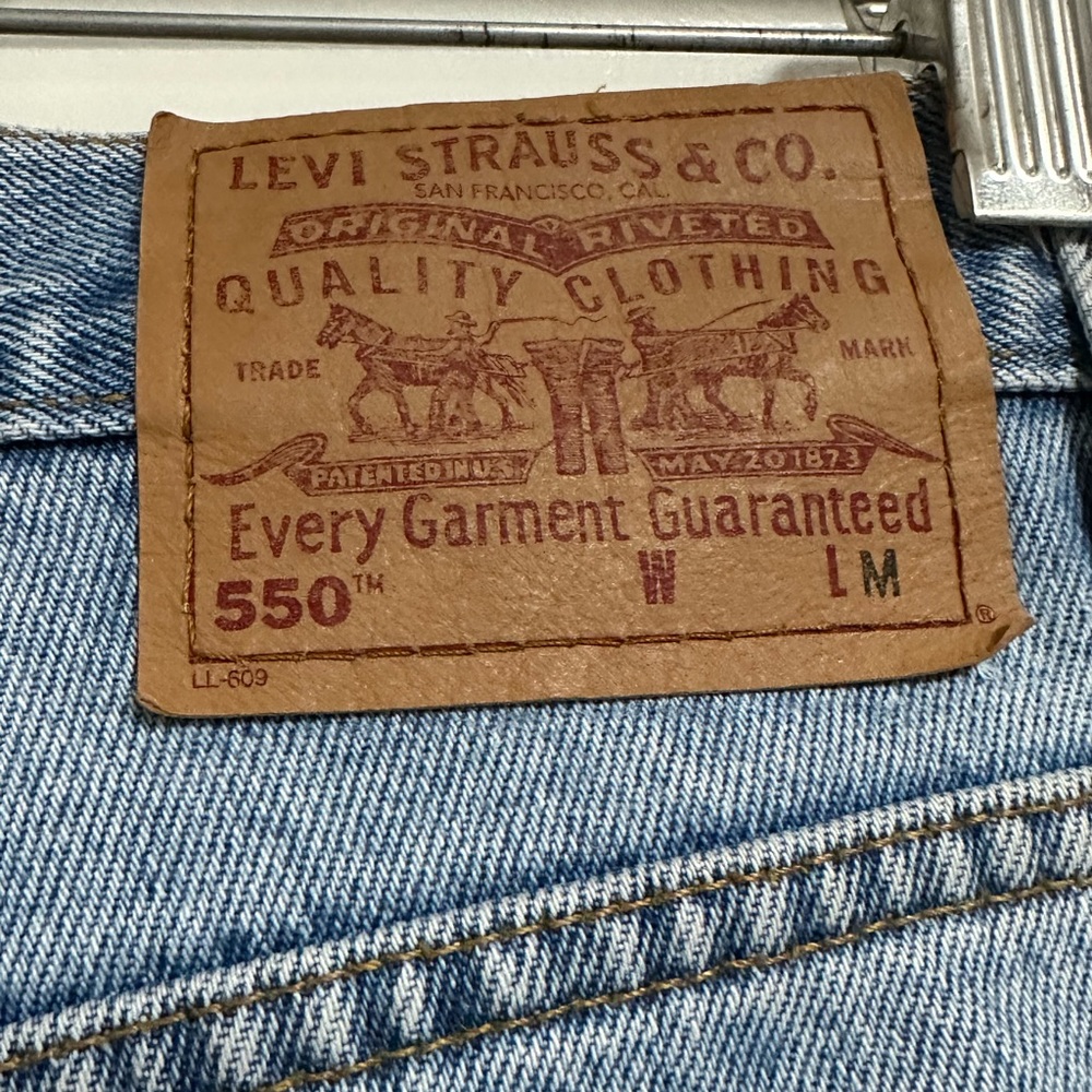 Women’s Vintage Levi's Denim Jeans - Relaxed Fit Tapered Leg - 550s - Size 4